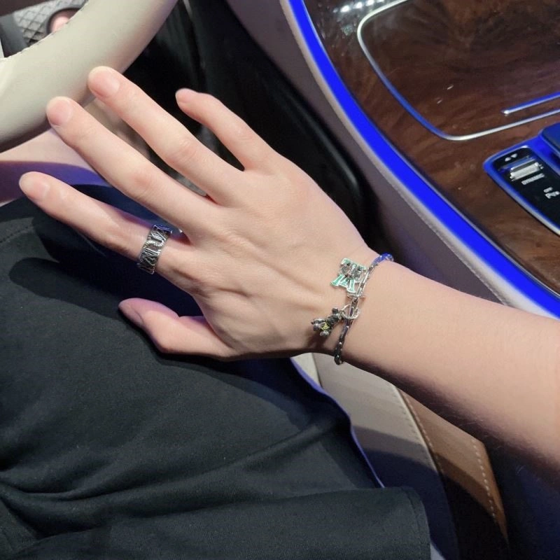 Louis Vuitton Bracelets Resilient 249615