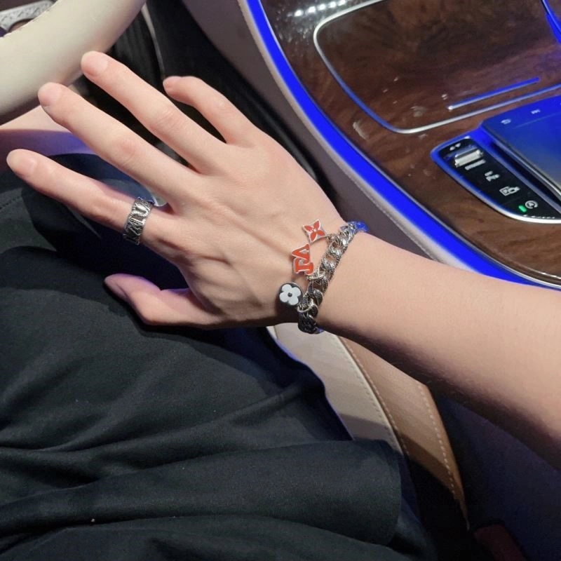 GoodFit Louis Vuitton Bracelets 249595