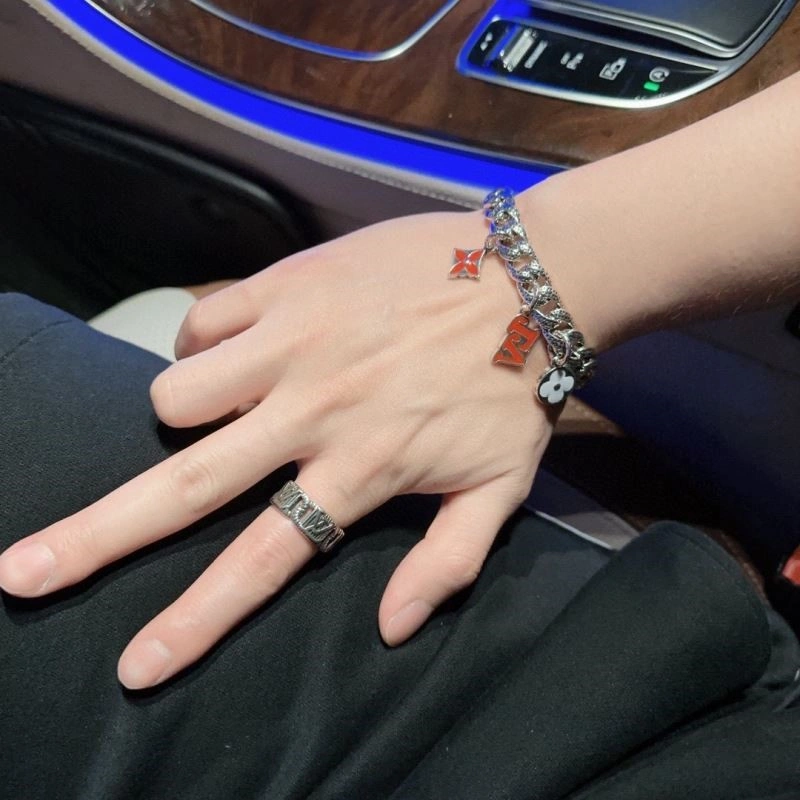 GoodFit Louis Vuitton Bracelets 249595