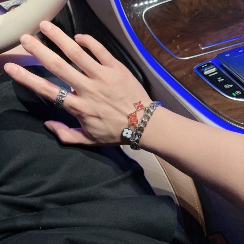GoodFit Louis Vuitton Bracelets 249595