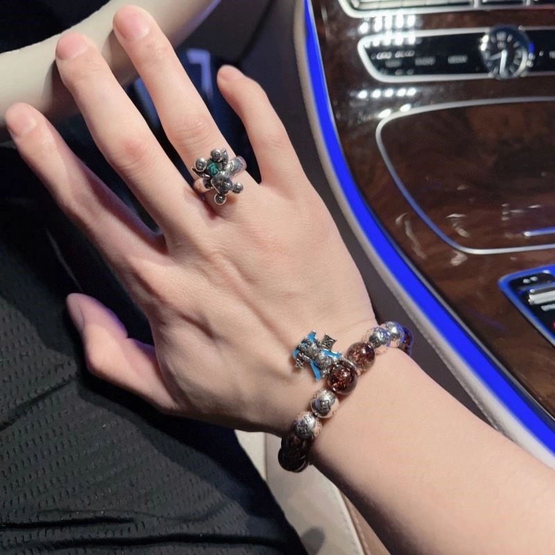 HighQuality Louis Vuitton Bracelets 249593