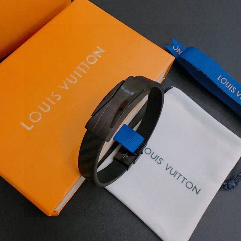Packable Louis Vuitton Bracelets 249581