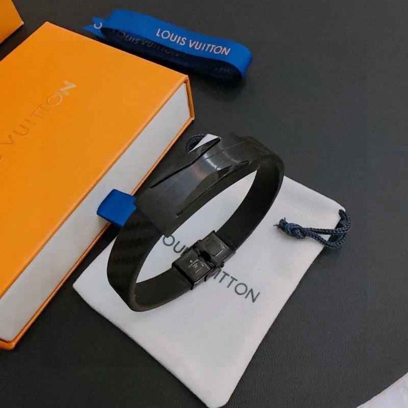 Packable Louis Vuitton Bracelets 249581