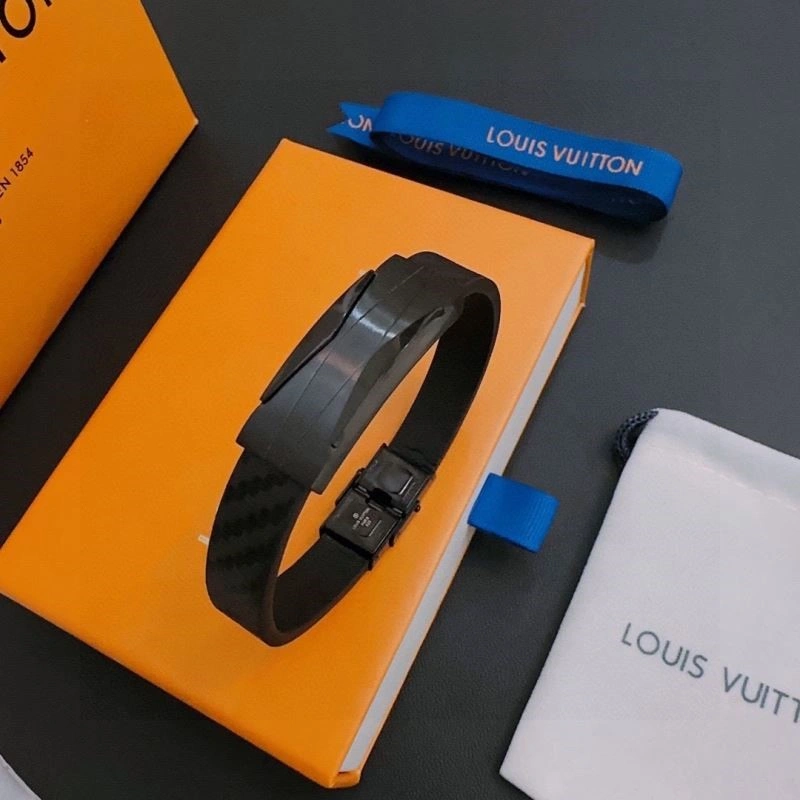 Packable Louis Vuitton Bracelets 249581