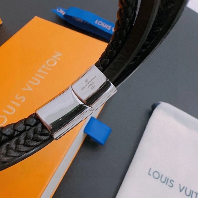 Louis Vuitton Bracelets Stylish 249575