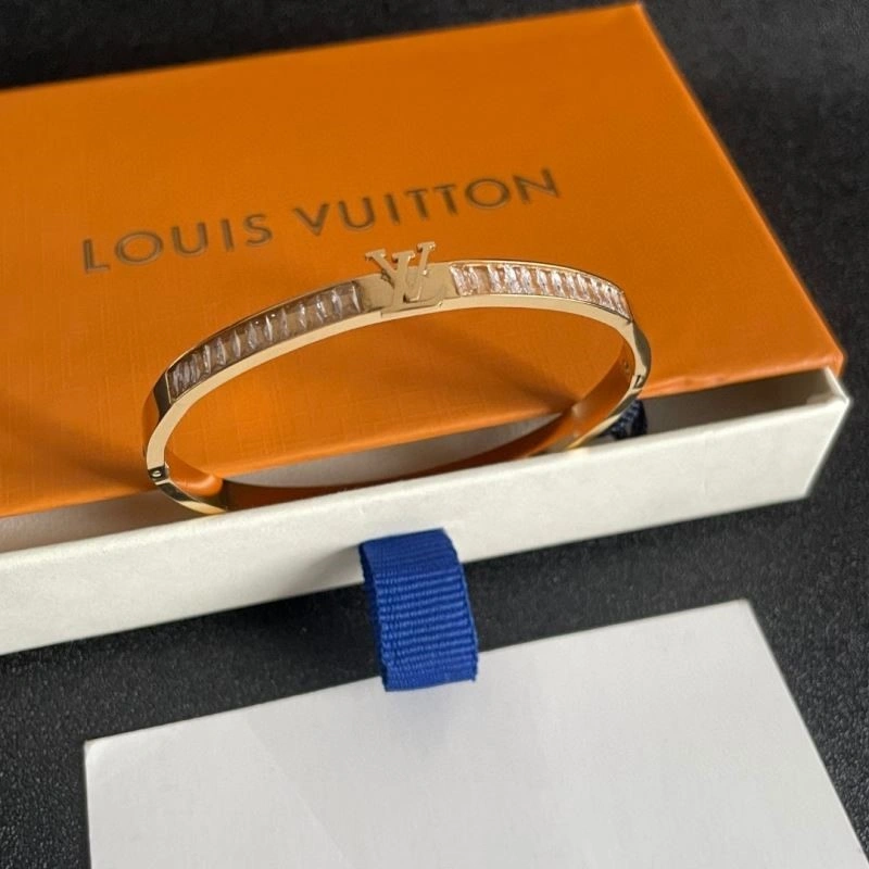 Louis Vuitton Bracelets Lightweight 249573