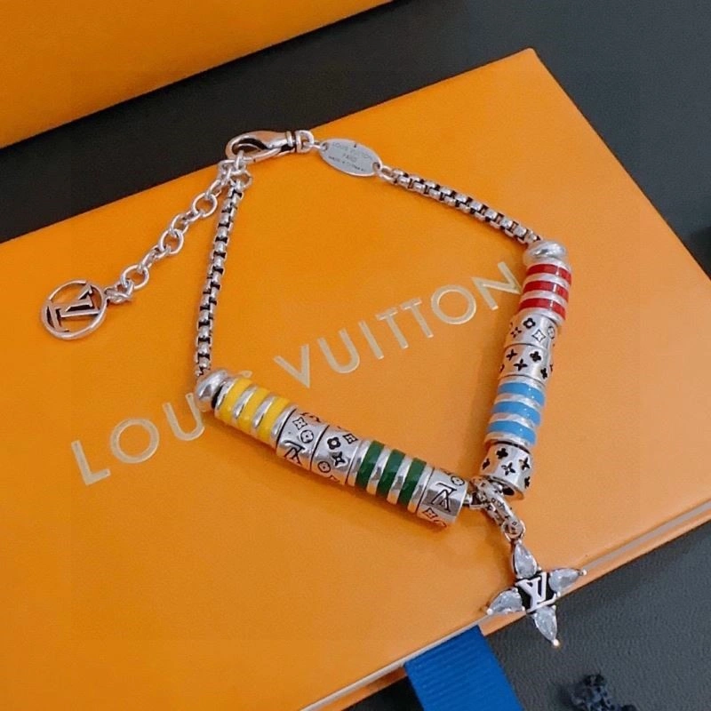 Casual Louis Vuitton Bracelets 249572