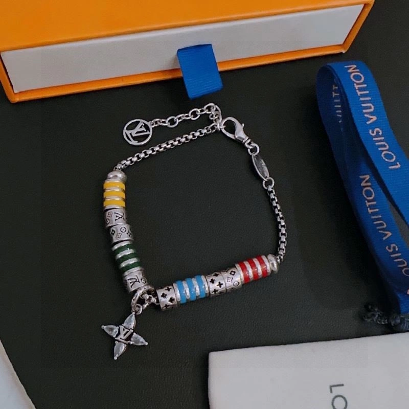Casual Louis Vuitton Bracelets 249572
