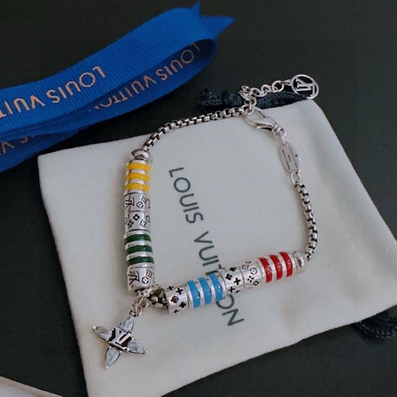 Casual Louis Vuitton Bracelets 249572