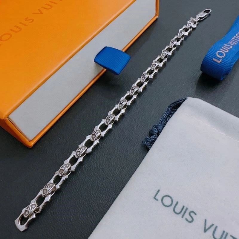 SmoothTexture Louis Vuitton Bracelets 249588