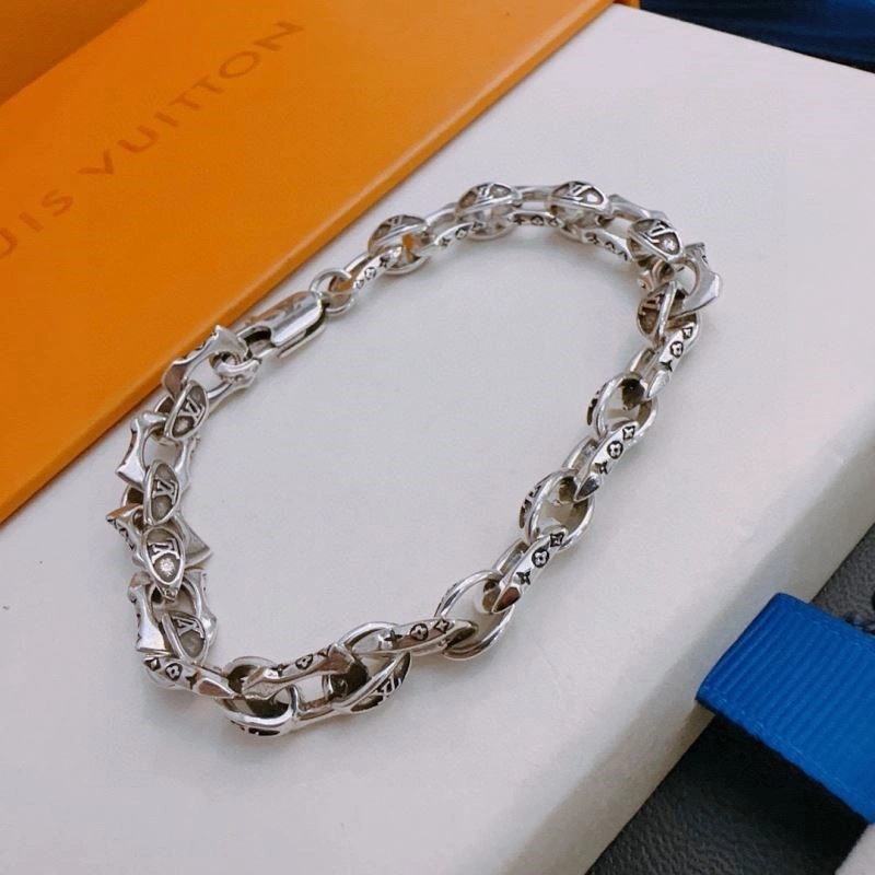 SmoothTexture Louis Vuitton Bracelets 249588
