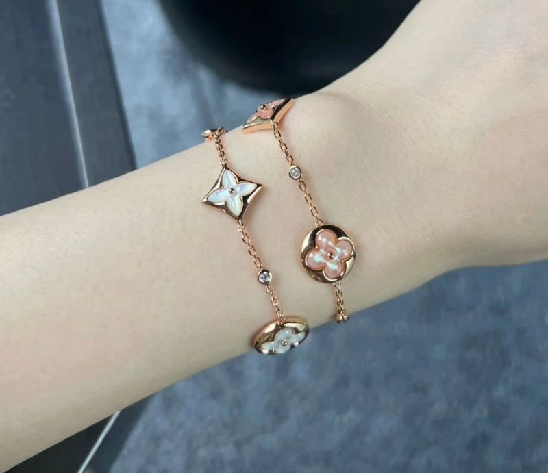 Louis Vuitton Bracelets TimelessDesign 249586