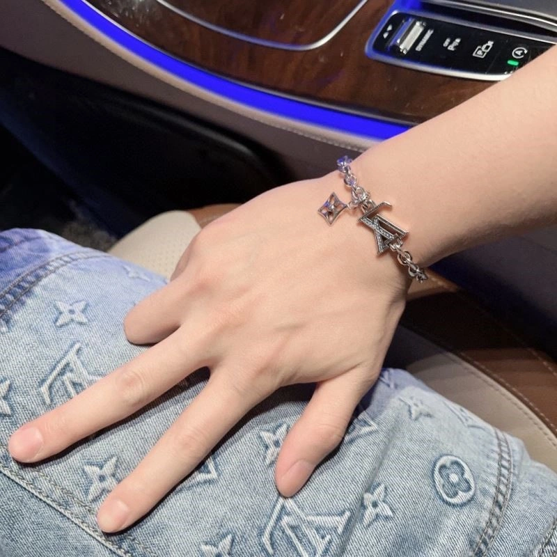 Louis Vuitton Bracelets Refined 249585