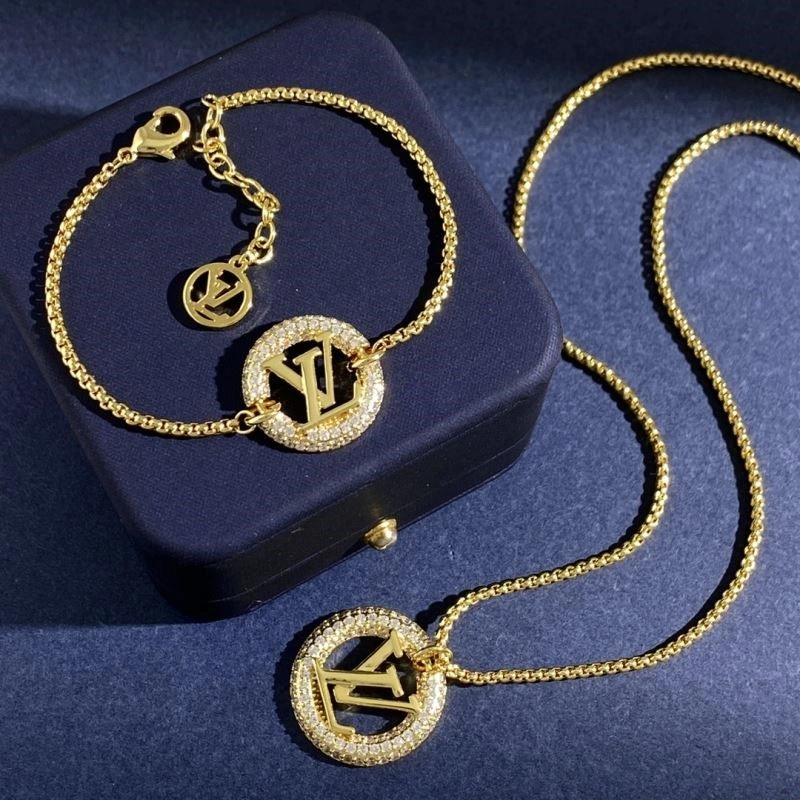 Louis Vuitton Bracelets Breathable 249571