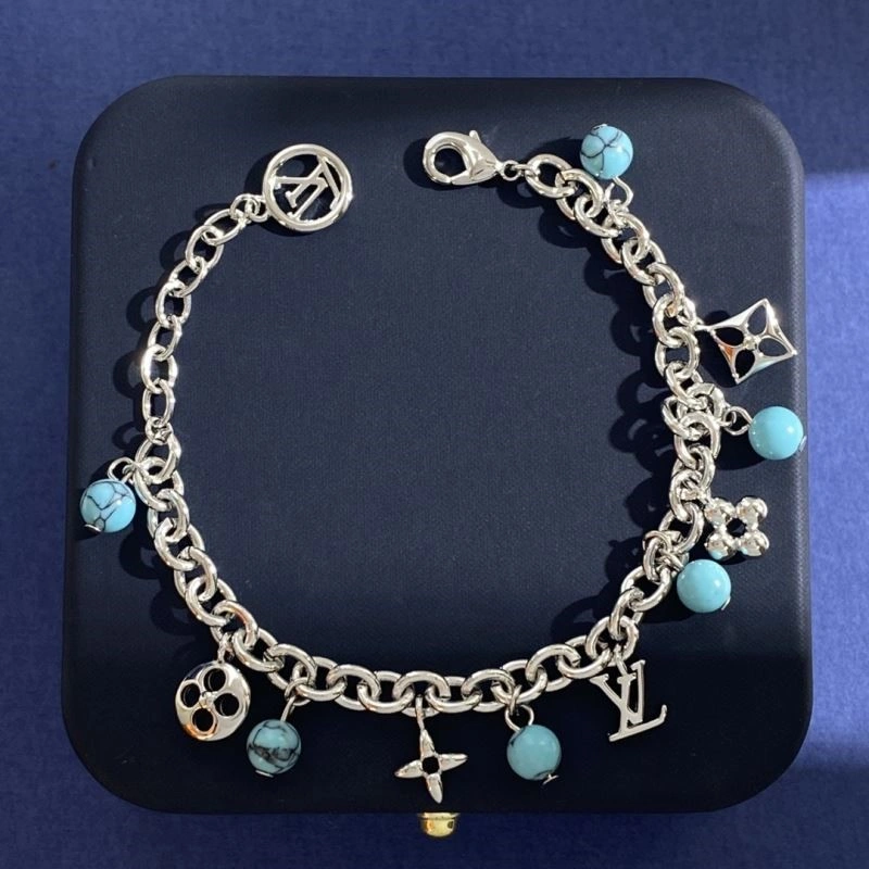 Bold Louis Vuitton Bracelets 249557