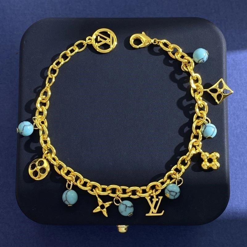 Bold Louis Vuitton Bracelets 249557