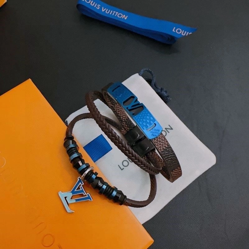 Louis Vuitton Bracelets Attractive 249551