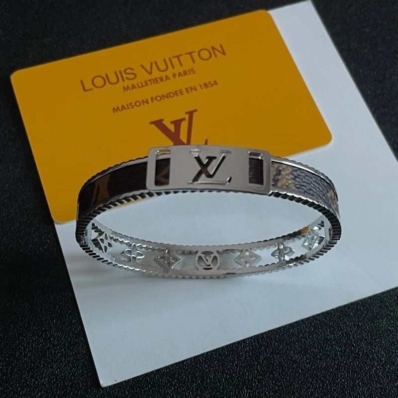 Minimalist Louis Vuitton Bracelets 249549