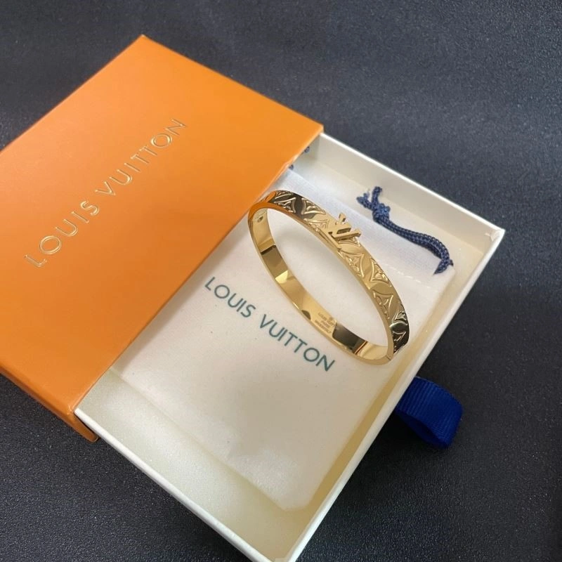 TimelessDesign Louis Vuitton Bracelets 249536