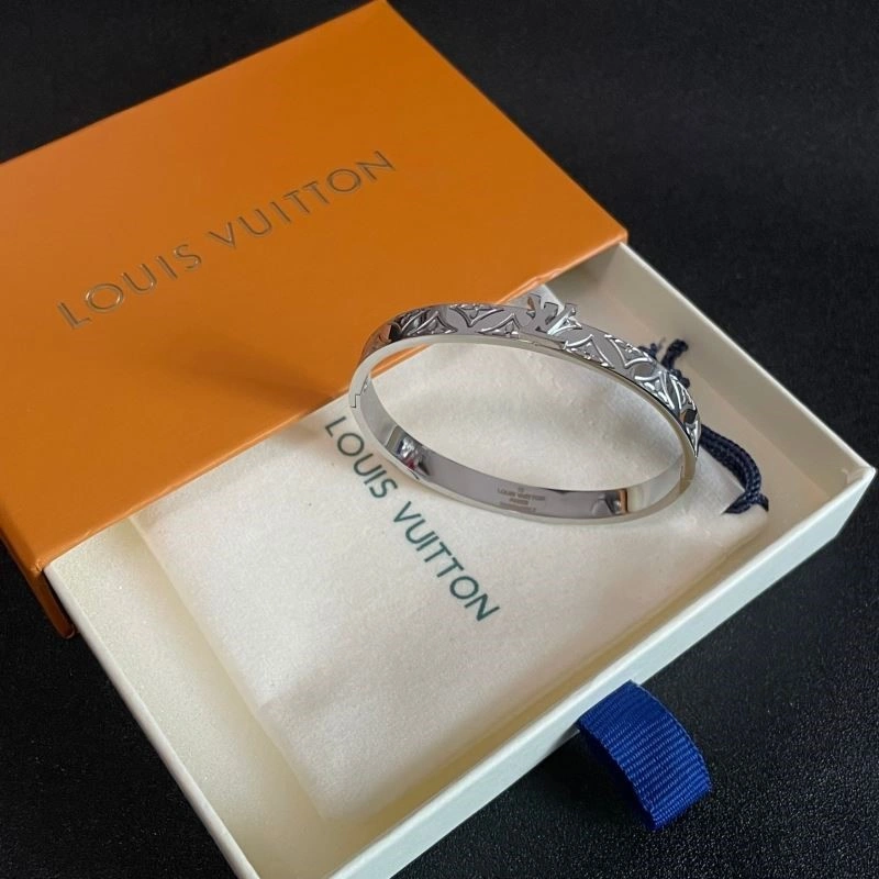 Louis Vuitton Bracelets Soft 249520