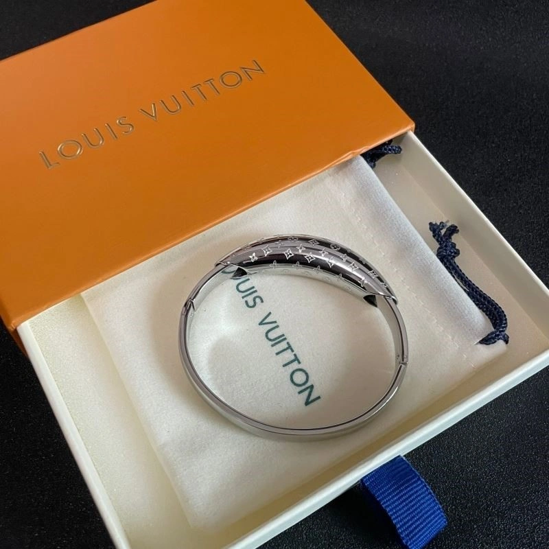 Breathable Louis Vuitton Bracelets 249530