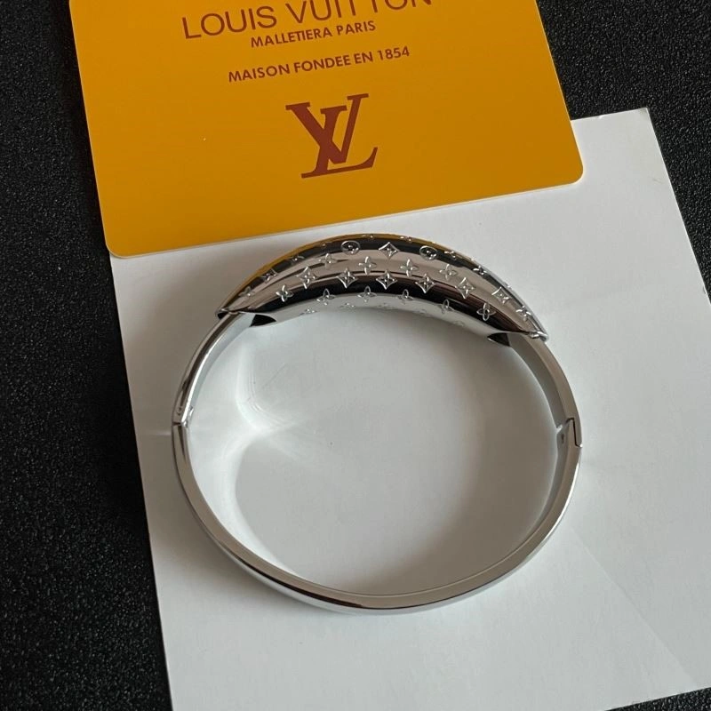 Breathable Louis Vuitton Bracelets 249530