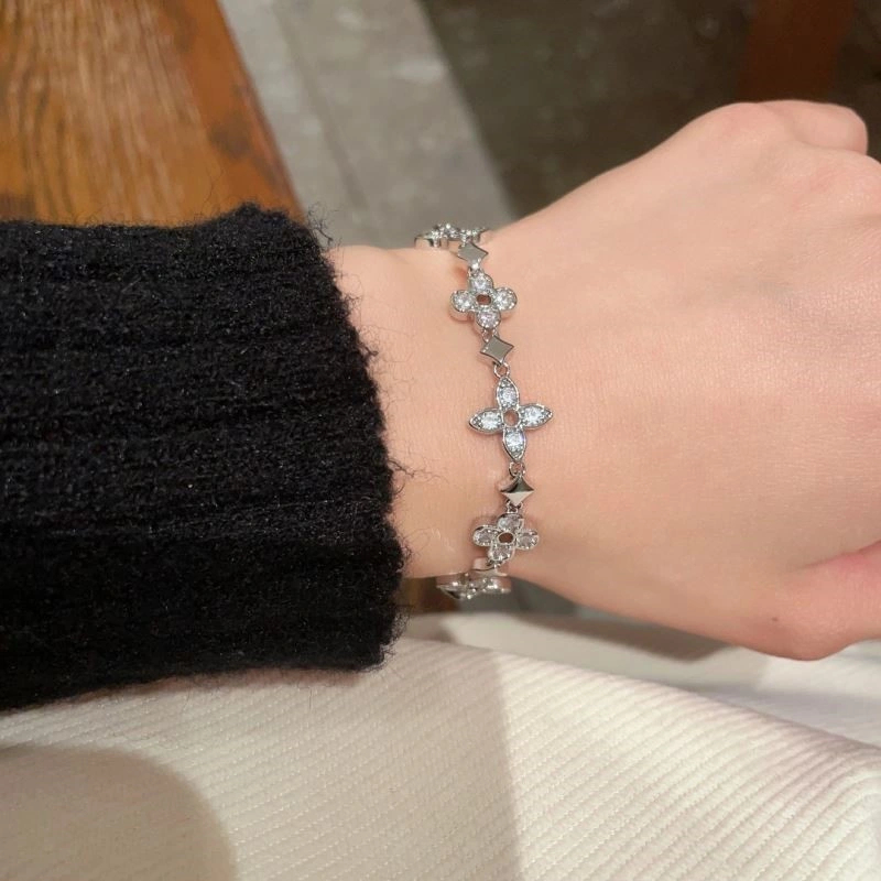 Louis Vuitton Bracelets MultiPurpose 249533