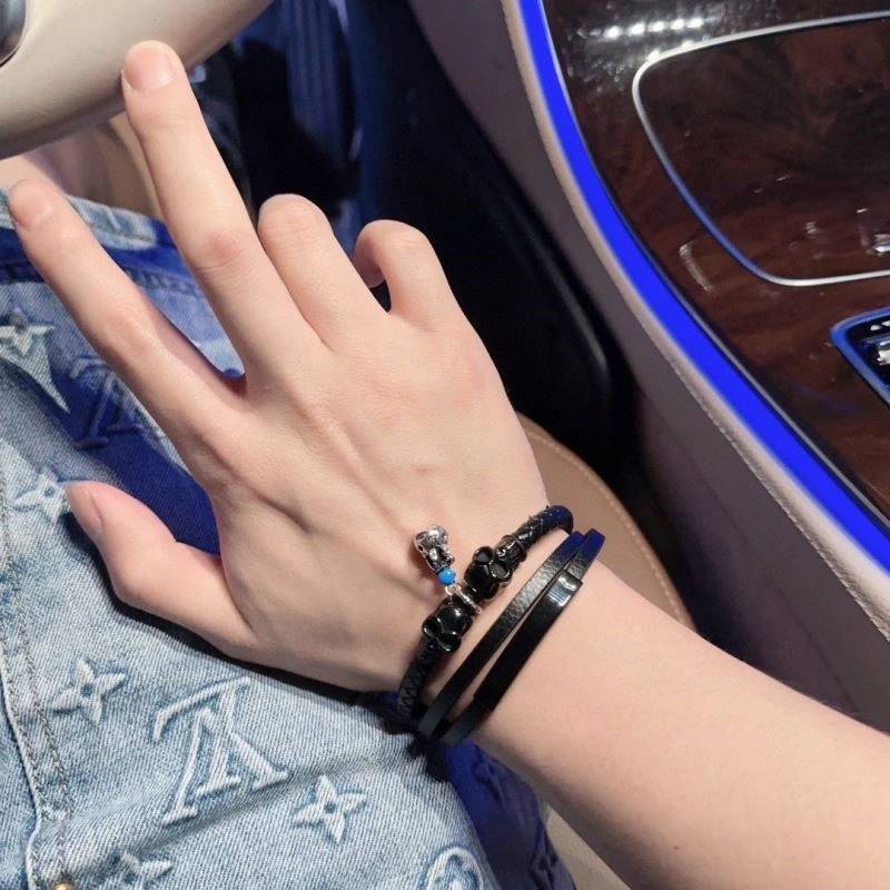 Contemporary Louis Vuitton Bracelets 249525