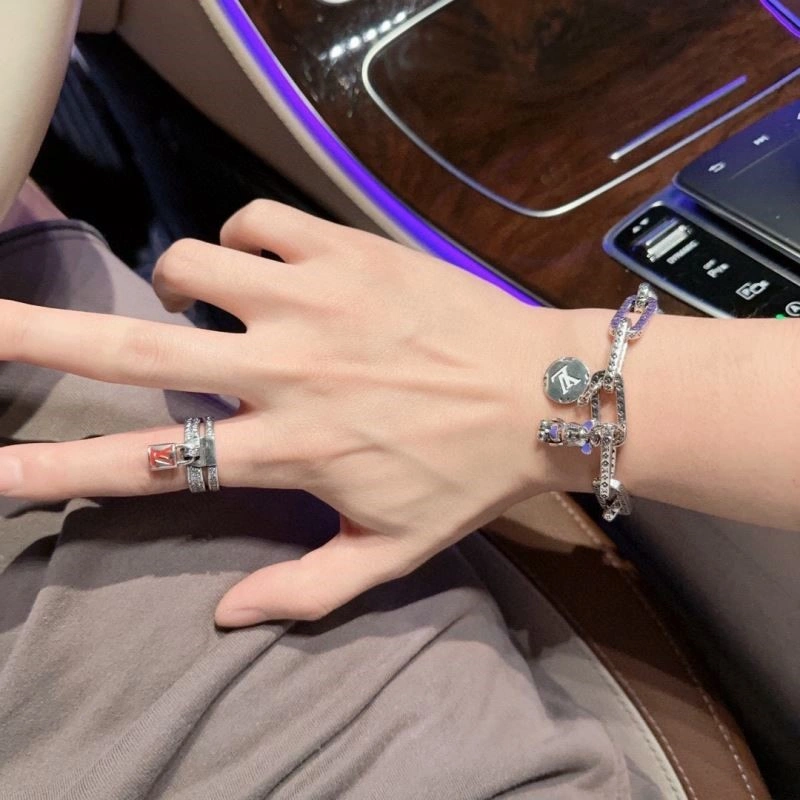Louis Vuitton Bracelets BestValue 249545