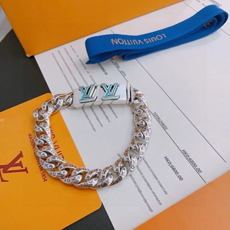 Sophisticated Louis Vuitton Bracelets 249544