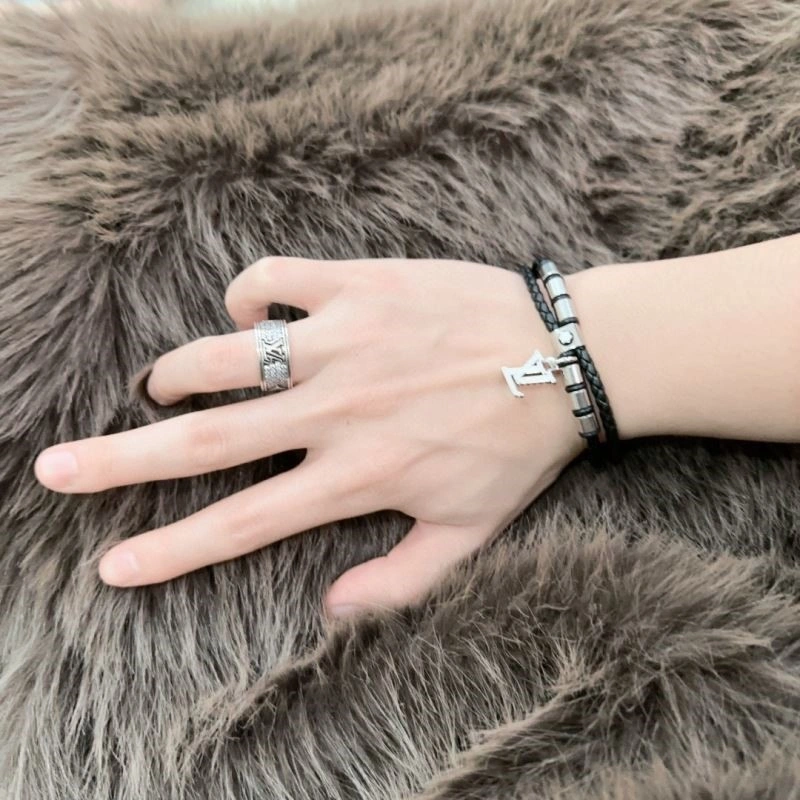Breathable Louis Vuitton Bracelets 249501