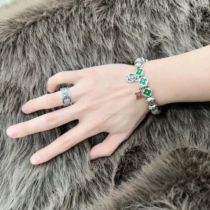 Functional Louis Vuitton Bracelets 249505