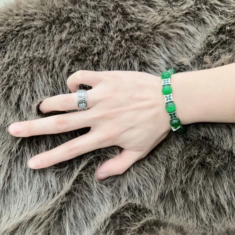 Popular Louis Vuitton Bracelets 249497