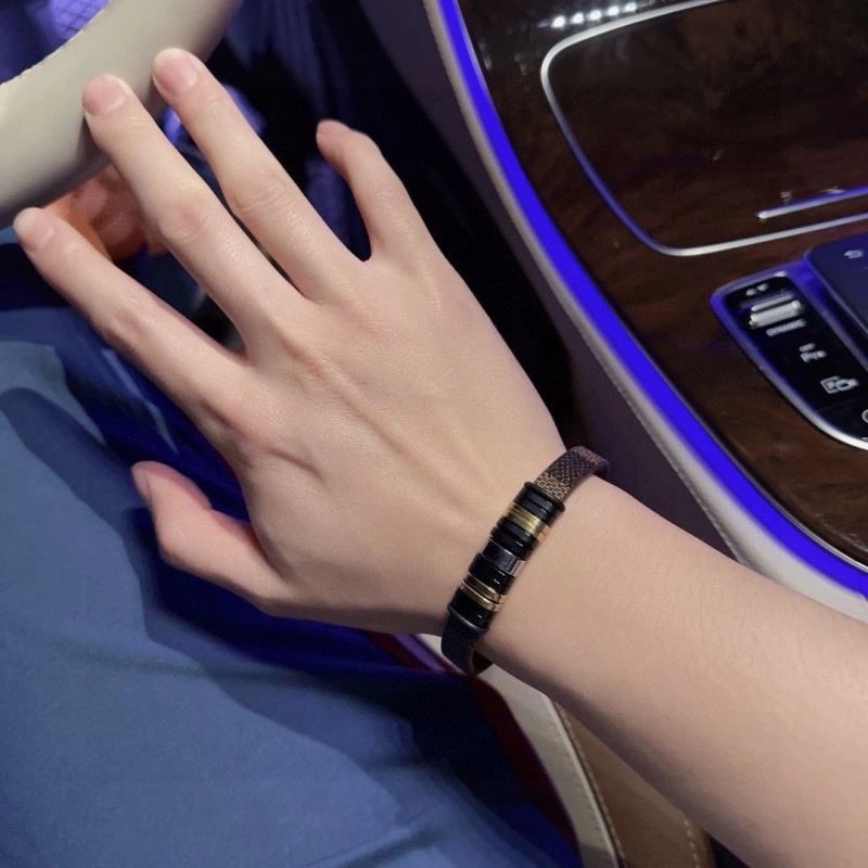 Louis Vuitton Bracelets FastDry 249184