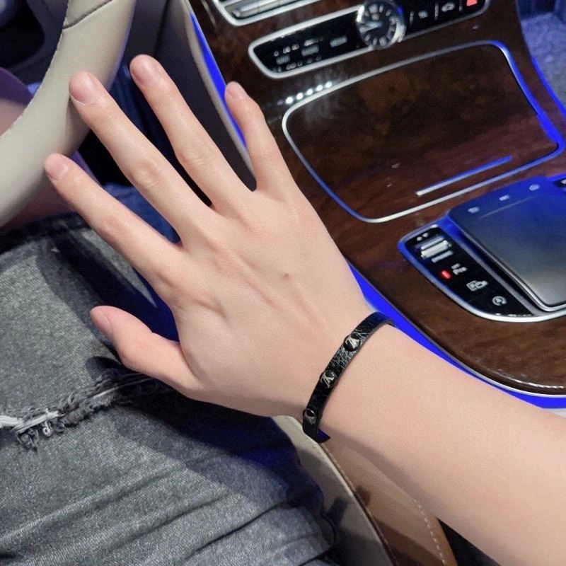 Upgraded Louis Vuitton Bracelets 249180