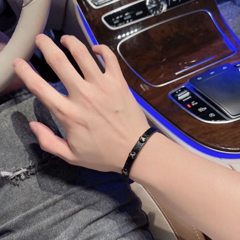 Upgraded Louis Vuitton Bracelets 249180