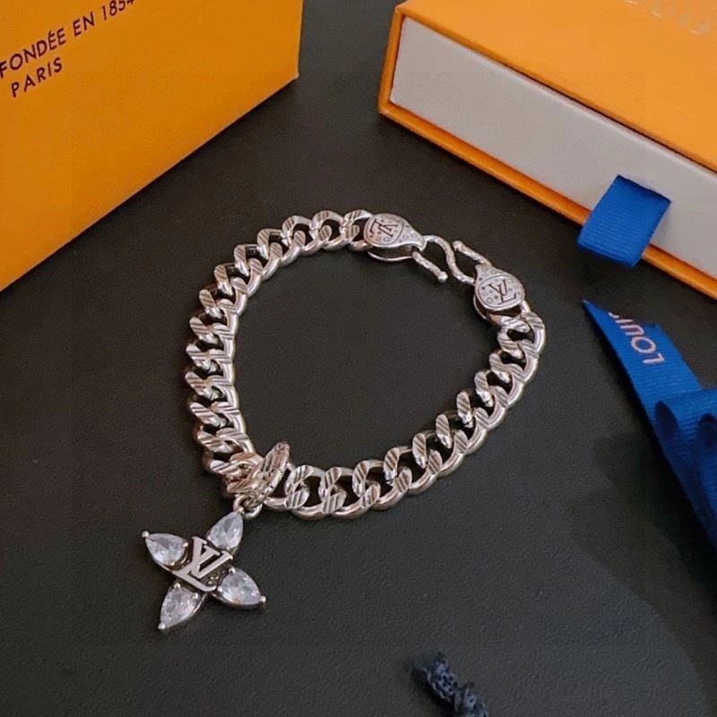Louis Vuitton Bracelets Sophisticated 249163