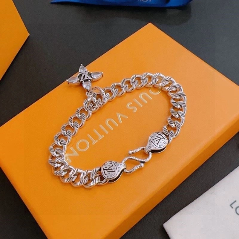 Louis Vuitton Bracelets Sophisticated 249163