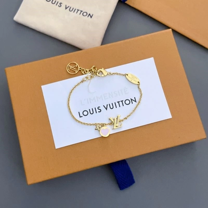 Effortless Louis Vuitton Bracelets 249161