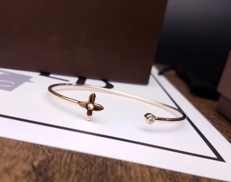 Louis Vuitton Bracelets WellDesigned 249154