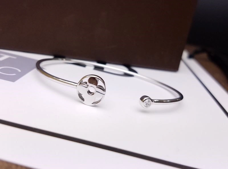 Louis Vuitton Bracelets WellDesigned 249154