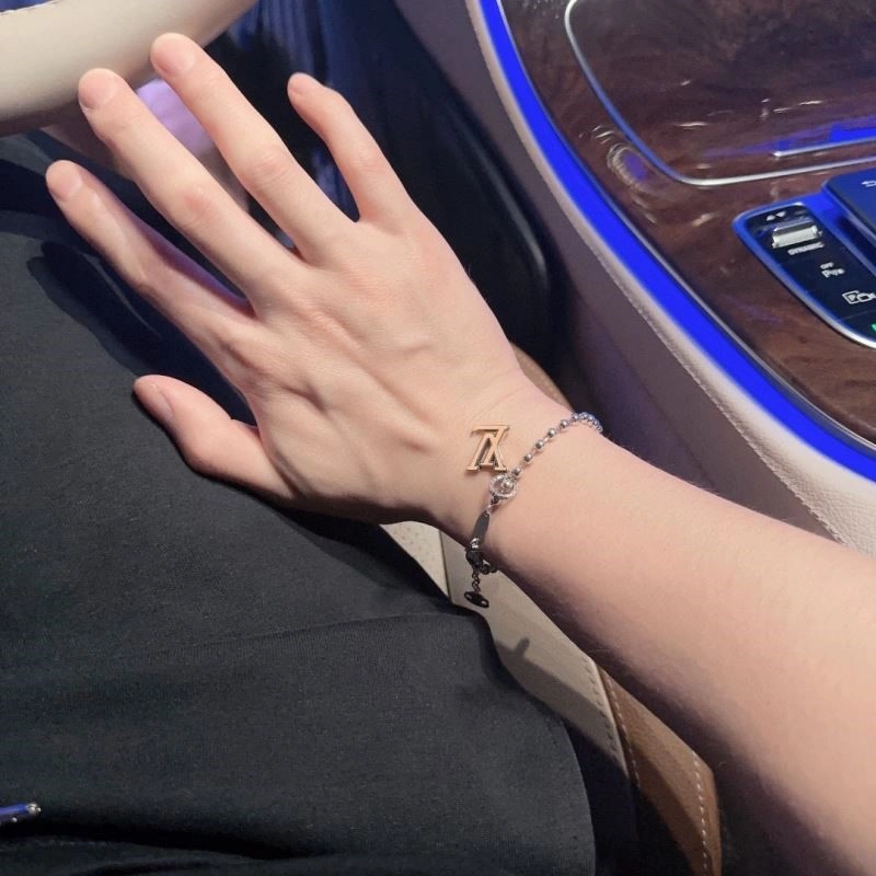 Louis Vuitton Bracelets TechFriendly 249178