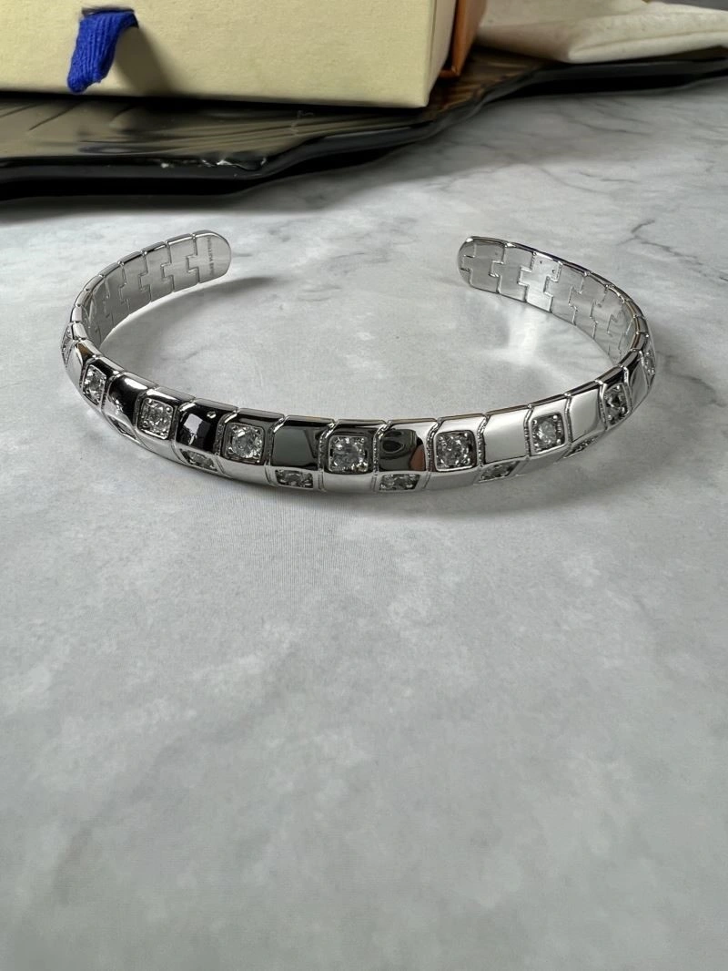TimelessDesign Louis Vuitton Bracelets 249156