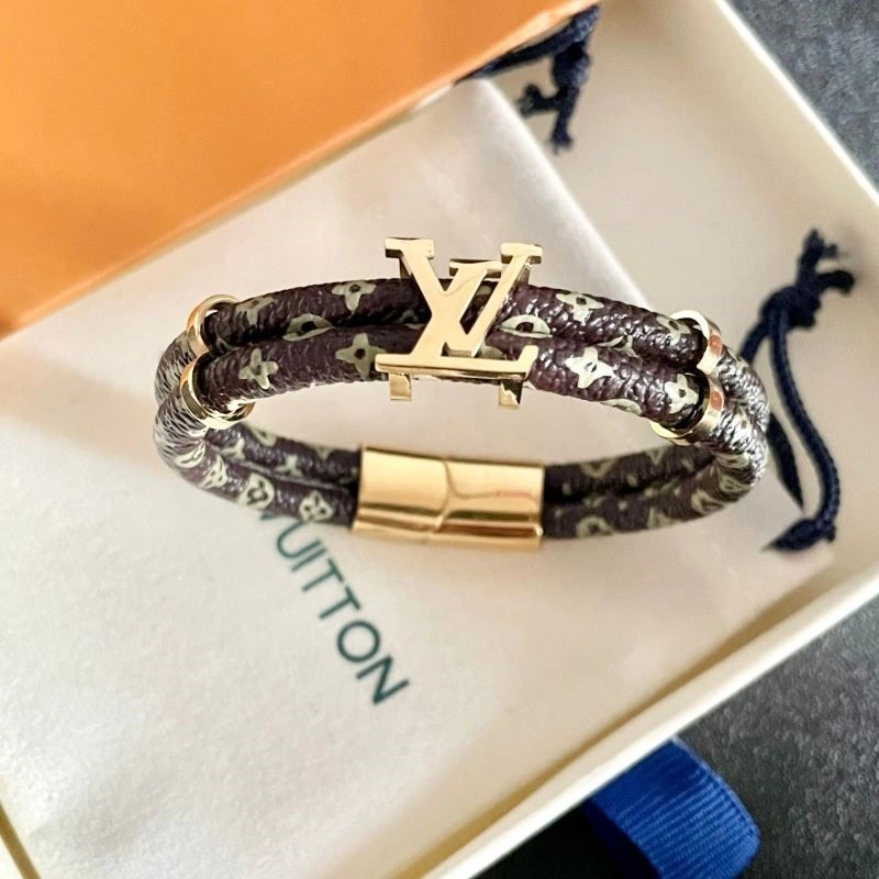 Louis Vuitton Bracelets ZipUp 249170