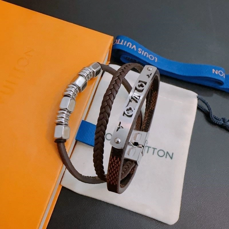 Versatile Louis Vuitton Bracelets 249162