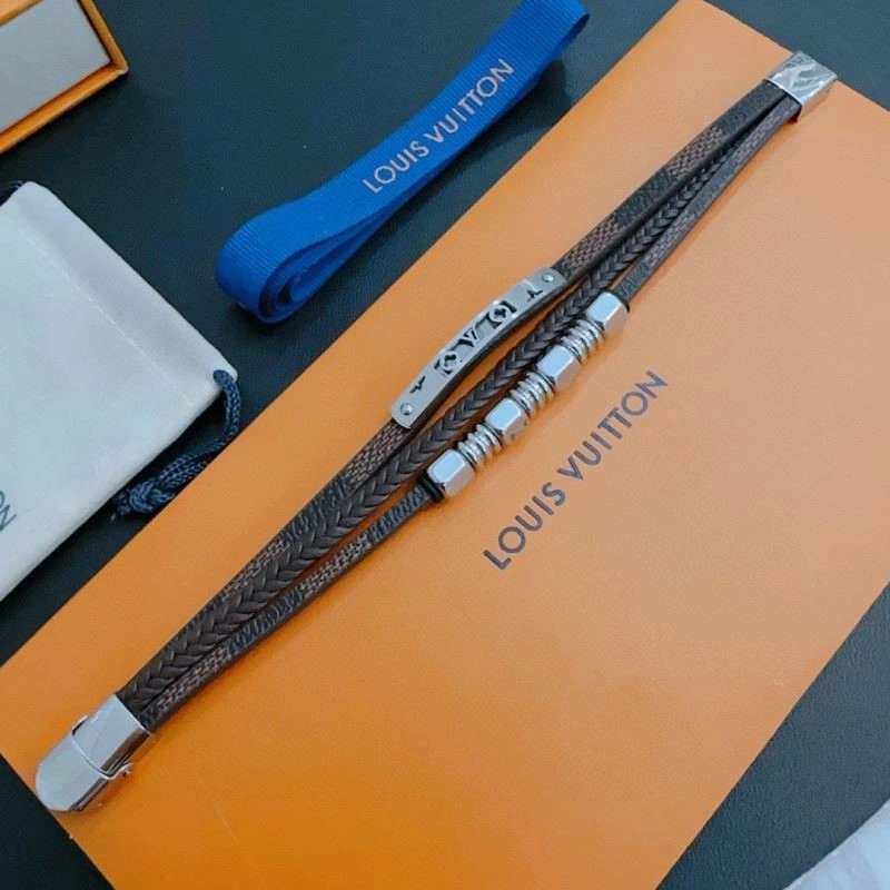 Versatile Louis Vuitton Bracelets 249162