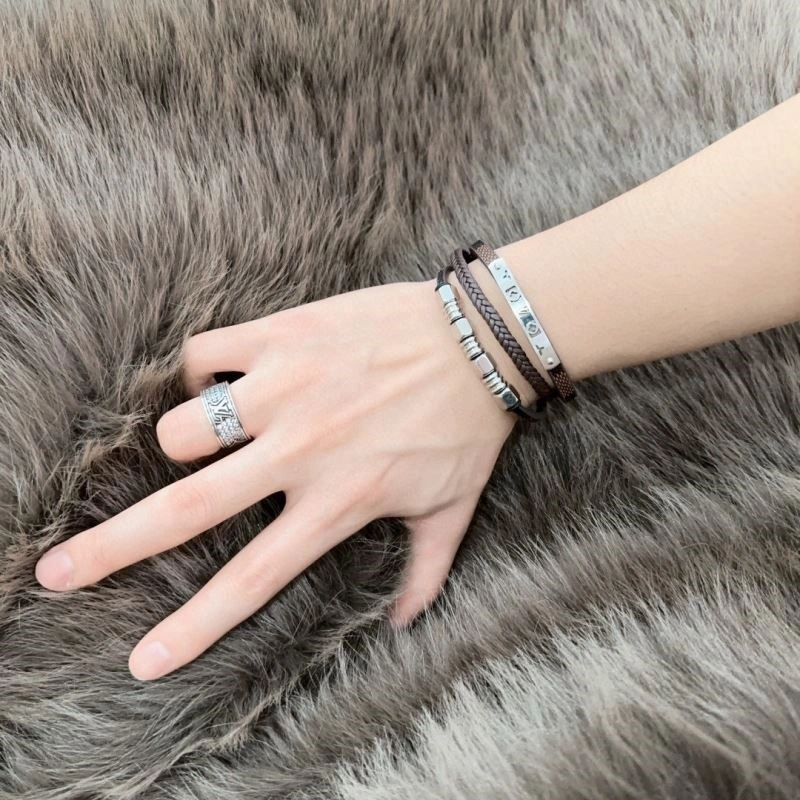 Versatile Louis Vuitton Bracelets 249162