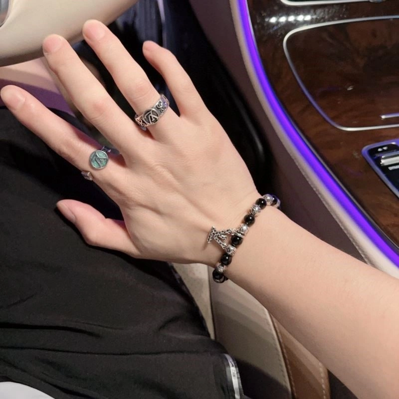 Comfortable Louis Vuitton Bracelets 249153