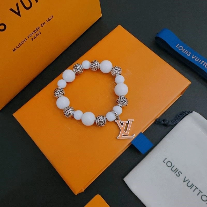 Premium Louis Vuitton Bracelets 249147