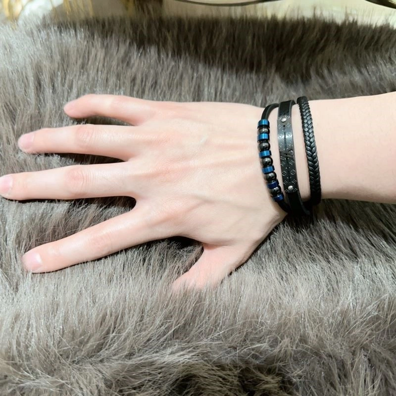 Louis Vuitton Bracelets SmartChoice 249144
